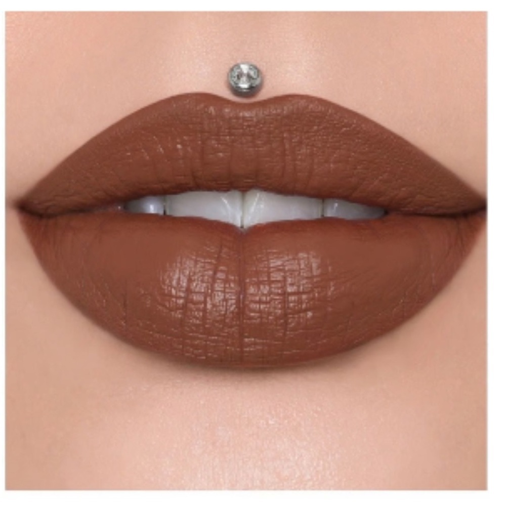 ⭐️ Jeffree Star Velour Liquid Lipstick in Plastic Surgery